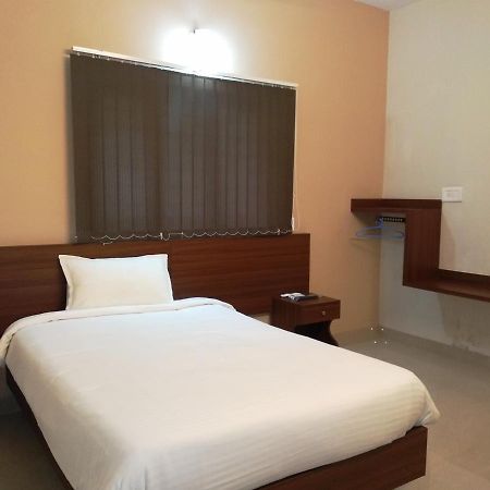 Aspire Maradu Hotel Kochi Kültér fotó