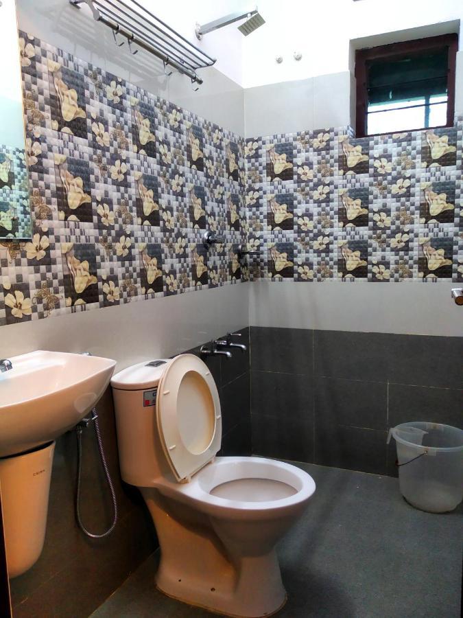 Aspire Maradu Hotel Kochi Kültér fotó
