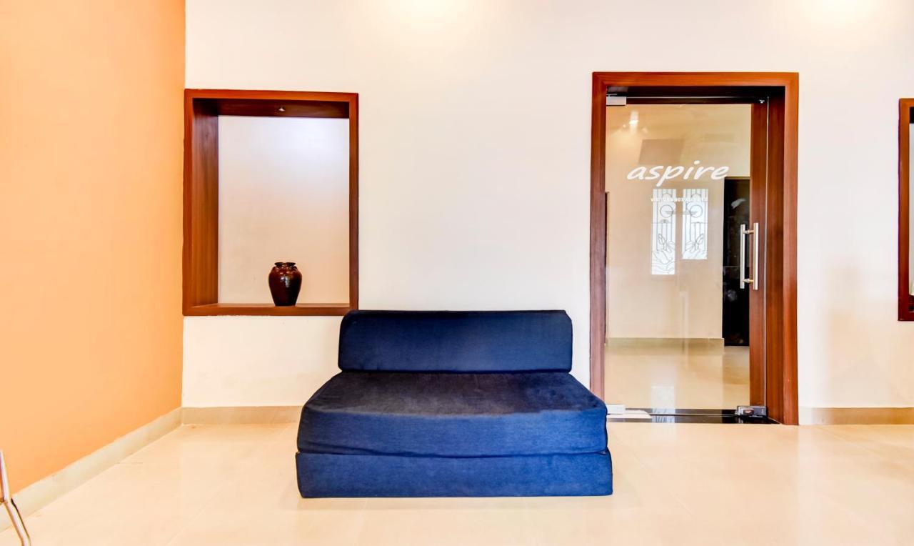 Aspire Maradu Hotel Kochi Kültér fotó